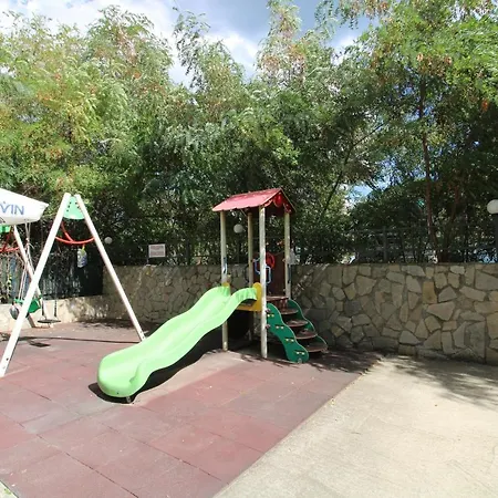 Nautilius Club - Menada Apartment