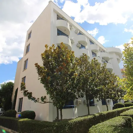 Nautilius Club - Menada Appartement *